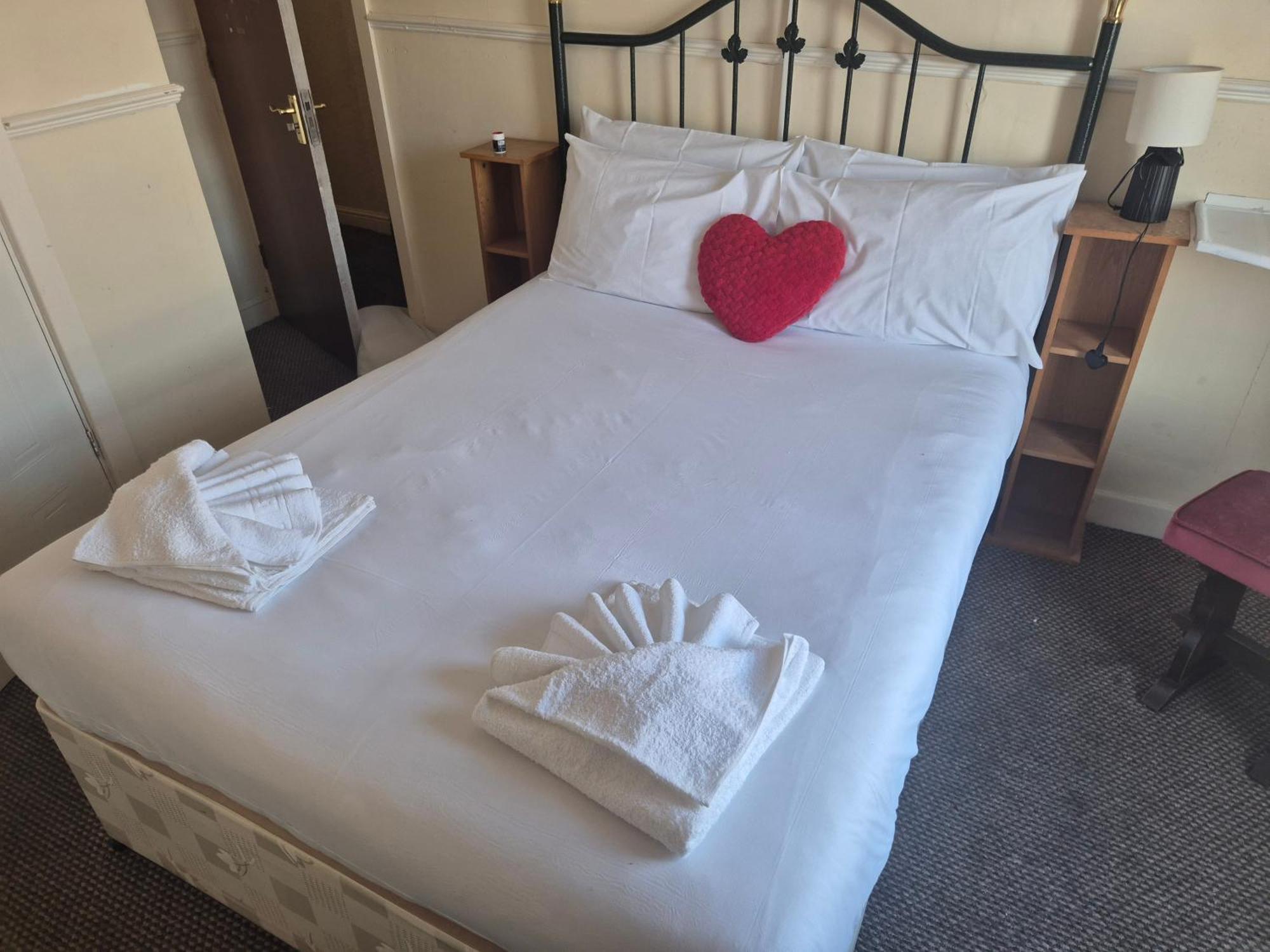 White Moon Hotel photo 2