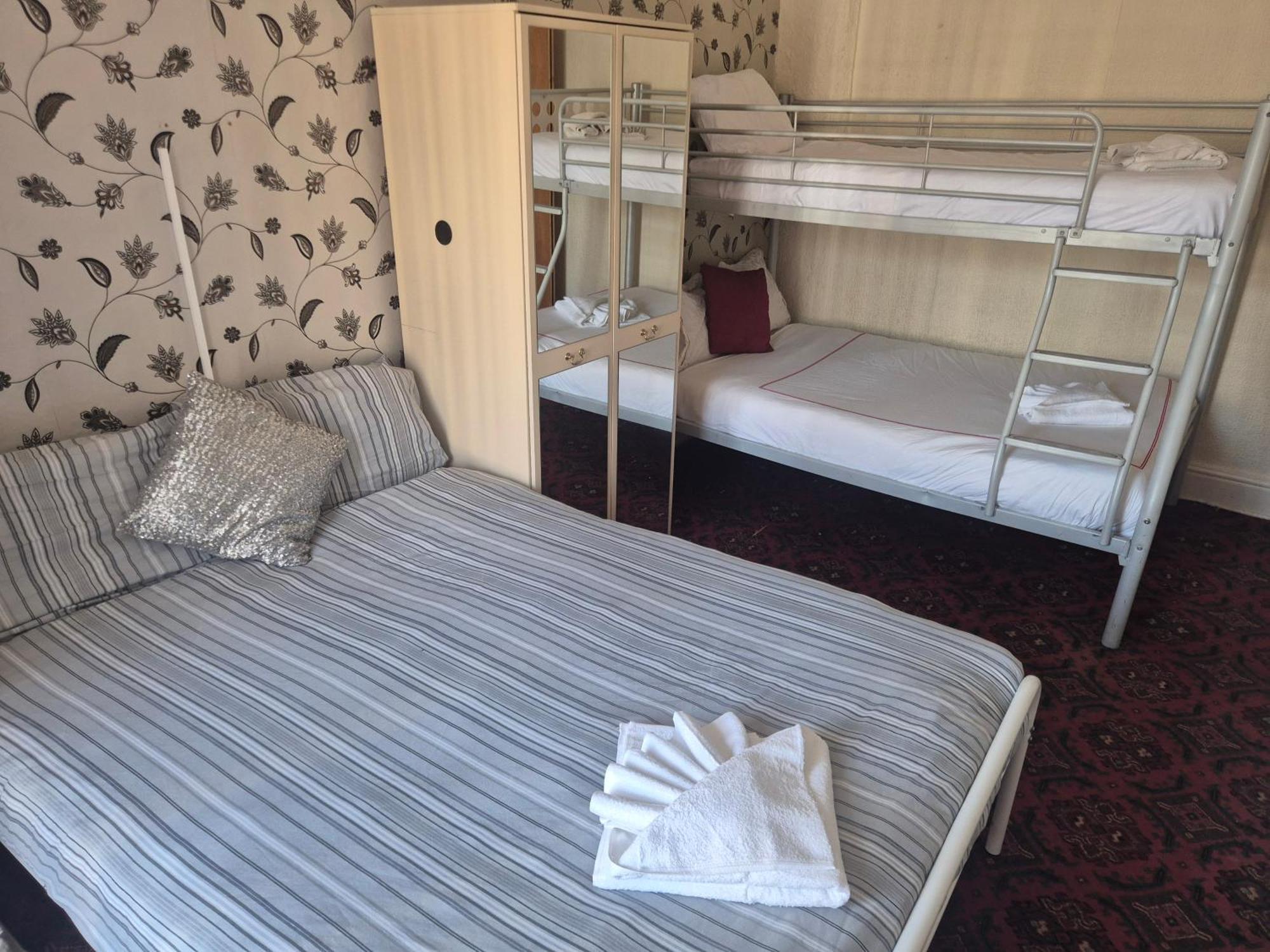 White Moon Hotel photo 3